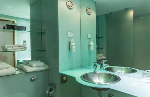 East Acton Hotel | Holiday Inn London West by IHG