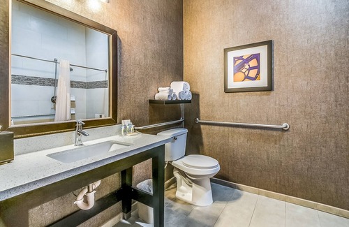 Longview Hotel | Holiday Inn Longview - North by IHG