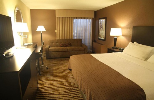 Manitowoc Hotel | Holiday Inn Manitowoc