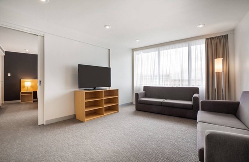 Melbourne Airport Hotel | Holiday Inn Melbourne Airport by IHG