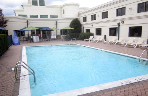 Plainview Hotel | Holiday Inn Plainview-Long Island by IHG