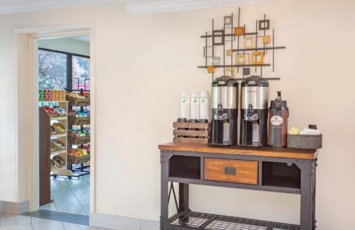 Boca Raton Hotel | Holiday Inn & Suites Boca Raton - North