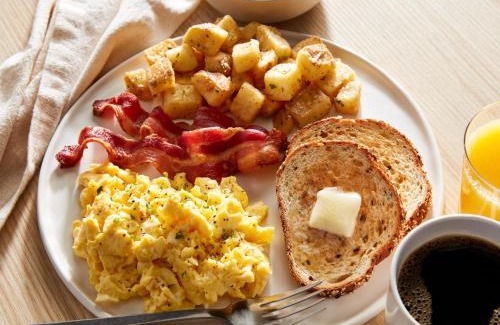 Henrico Hotel | Holiday Inn & Suites Richmond West End by IHG