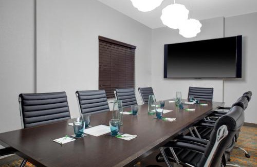 Windsor Hotel | Holiday Inn Windsor - Wine Country by IHG