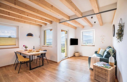 St. Michael/San Michele Apartment | Holiday Apartment 'Meine Bleibe - Olive' with Mountain View, Garden & Wi-Fi