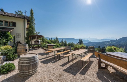 Tesimo Apartment | Holiday Apartment "Mooskofel" on the Baumannhof with Wi-Fi & Balcony