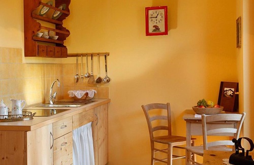 Tesimo Apartment | Holiday Apartment "Ursprung" on the Baumannhof with Wi-Fi & Balcony
