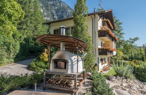 Tesimo Apartment | Holiday Apartment "Ursprung" on the Baumannhof with Wi-Fi & Balcony