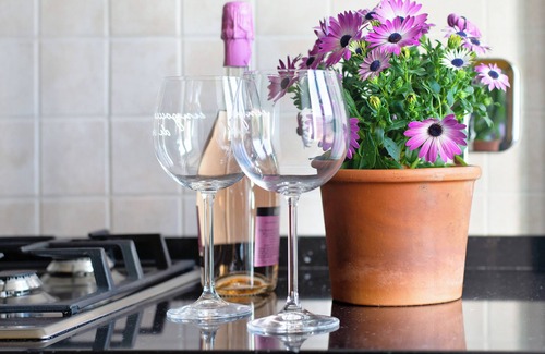 San Colombano Certenoli Apartment | Holiday Apartment 'La Fermenteria' with Mountain View, Shared Garden & Wi-Fi