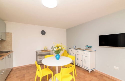 San Pasquale House | Holiday Home 'Dodi Due' with Sea View, Wi-Fi and Air Conditioning