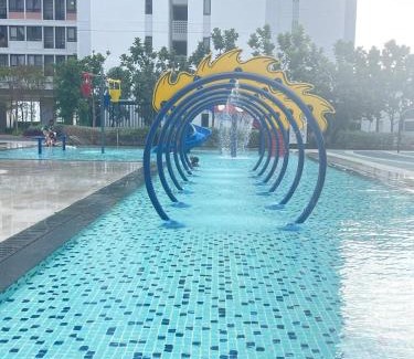 Sepang Apartment | Holiday like a King and Queen Close to KLIA2 FREE GIFT