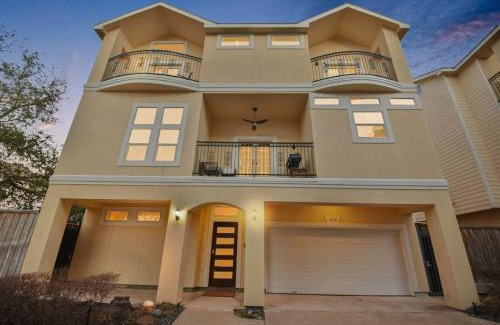 Shady Acres House | Holiday Luxurious 6BR 3,5BA Wifi And Pool