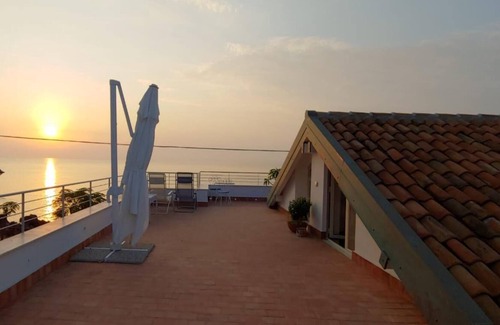 Stazzo Villa | HOLIDAY ON TOP OF THE SEA, AMAZING VIEW IN A NEW FULLYEQUIPPED 100MQ APARTMENT
