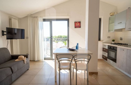 Pineto Apartment | Holiday Rendez Vous 50 - Fourth floor apartment with side sea view