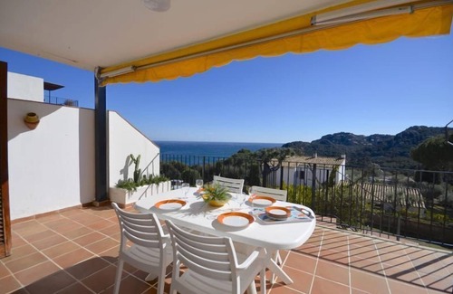 Aiguablava Apartment | Holiday rental apartment with swimming pool in Begur, Aiguablava