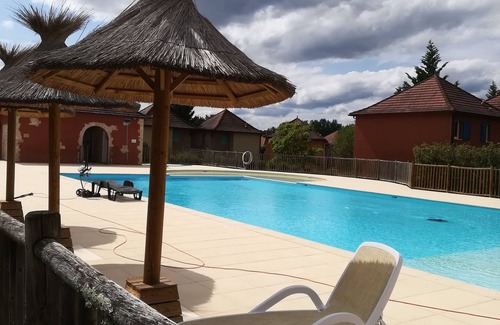 Prayssac Apartment | Holiday rentals with pool and wifi