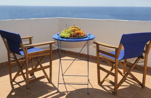 Megas Gialos Villa | Holiday Resort In Syros, Cyclades