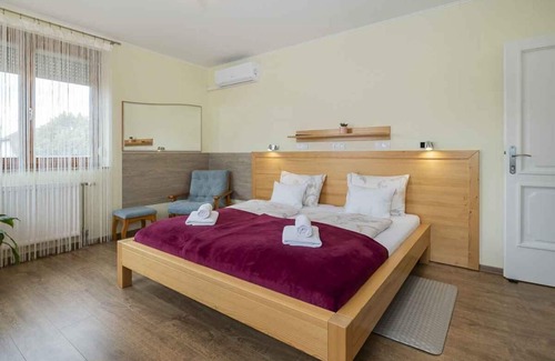 Heviz House | Holiday room home close to the thermal baths