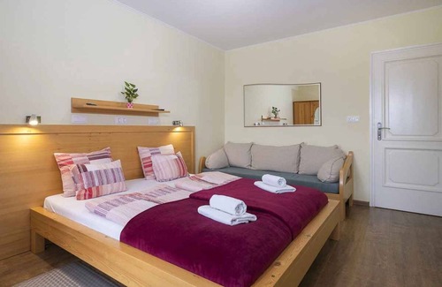 Heviz House | Holiday room home close to the thermal baths