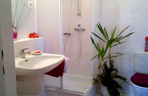 Heviz House | Holiday room in quiet part of Hévíz