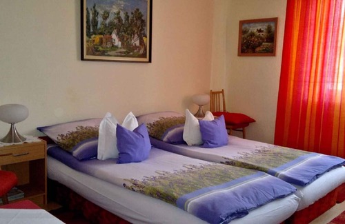 Heviz House | Holiday room in quiet part of Hévíz