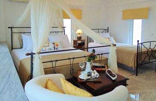 Saronida Villa | Holiday seafront villa with private pool