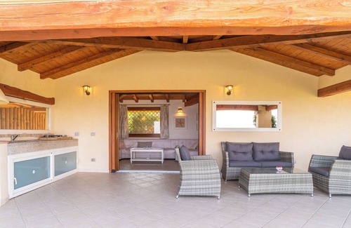 Golfo Aranci Villa | Holiday Villa Basmah with Sea View, Pool, Wi-Fi & A/C