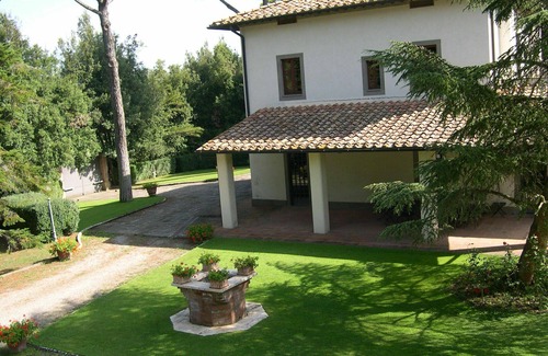Gambassi Terme Villa | Holiday Villa for 20 People with pool in Tuscany