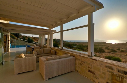 Pitsidia Villa | Holiday villa in top location with sea view, infinitypool and beautiful sunset