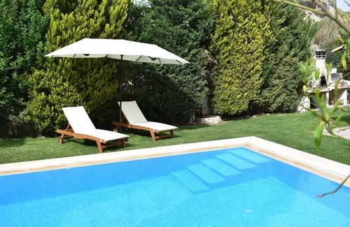 Viannos Villa | holiday villa with private pool and garden