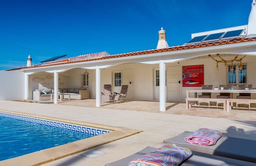 Mem Moniz Villa | Holiday villa with spacious terrace and large pool