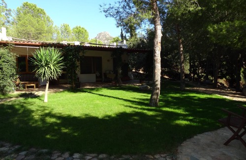 Villaggio delle Mimose Villa | Holidayhouse surrounded by nature. Vast garden, private pool, wifi, beach at 4km