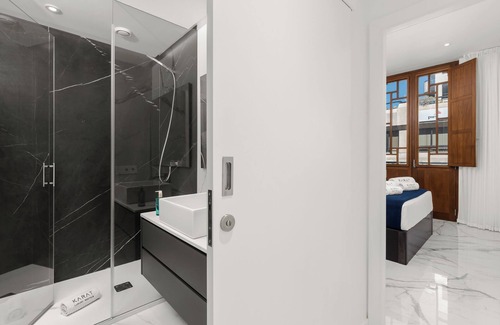 Santa Cruz de Tenerife Apartment | Holidays '12 Duplex' with Sea Views, Wi-Fi and Air Conditioning