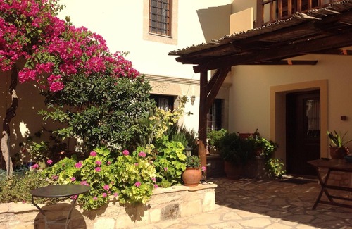 Sivas House | Holidays in a traditional stone house - experience original Crete