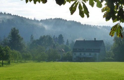 Winterstetten Apartment | Holidays in the stylish apartment "Kuhstall" in the glassmaking village of Schmidsfelden