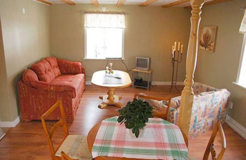 Horn House | Holidays in the country with a boat