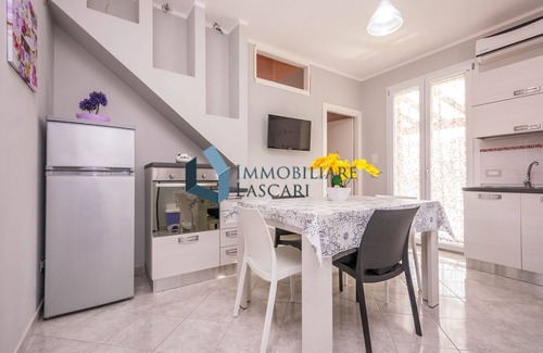 Gorgo Lungo Villa | Holidays in Villa with direct access to the beach, sleeps 6 in bright colors