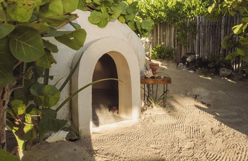 Zona Hotelera Villa | Holistic beachfront villa in the Sian Kaan | Tulum reserve for 14 people.
