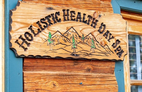 Wrightwood House | Holistic Health Day Spa and Lodging. Unit 2 Pampering in the Big Pines