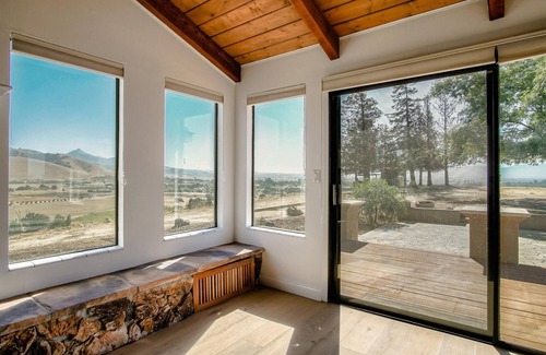 Hollister House | Hollister Hilltop Home