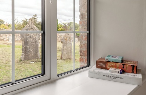 Bridgetown Cottage | HOLLOCOMBE CHAPEL, pet friendly, with a garden in Winkleigh