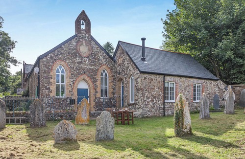 Bridgetown Cottage | HOLLOCOMBE CHAPEL, pet friendly, with a garden in Winkleigh