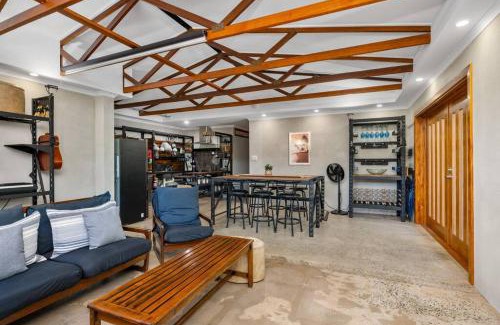 Holloways Beach House | Holloways Beach Haven 4BR - Pool, 300 mtrs to beach