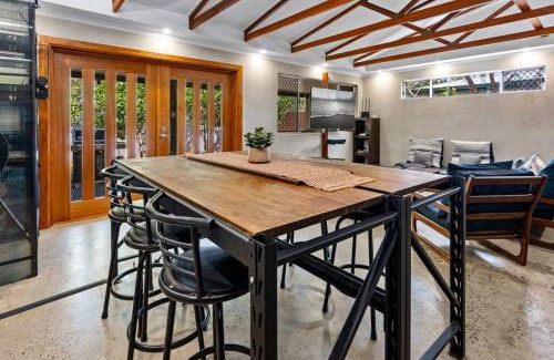 Holloways Beach House | Holloways Beach Haven 4BR - Pool, 300 mtrs to beach