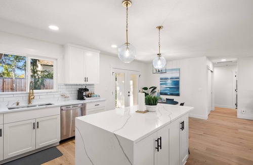 Damascus House | Holly View Haven- Charming 3-bedroom house with WiFi, AC in Damascus