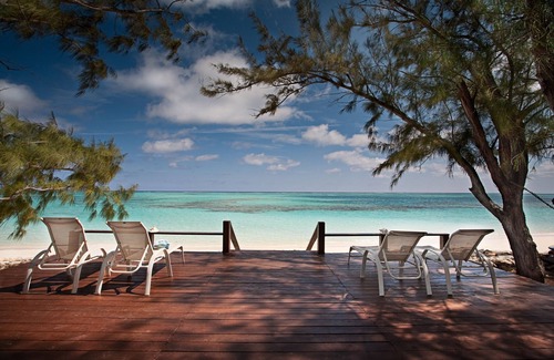 Whitby Hotel | Hollywood Beach Suites 7 Mile Beach - One Comfortable Suite is available