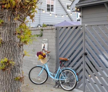 Burbank House | Hollywood Family Nest in Burbank, Steps to Studios!