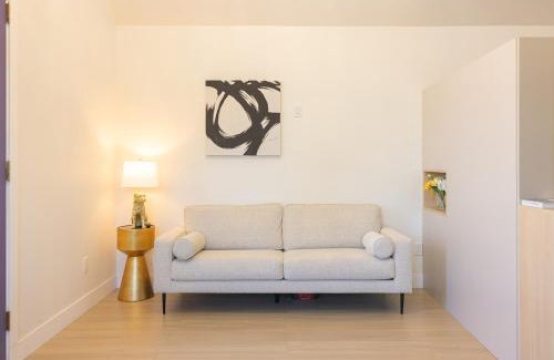 Burbank House | Hollywood Family Nest in Burbank, Steps to Studios!
