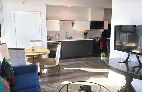 Fairfax District House | Hollywood 𝓤𝓻𝓫𝓪𝓷 Retreat on Spaulding Ave - FREE WIFI 𝓪𝓷𝓭 PARKING