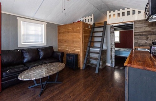 Muddy Pond Cabin | Holpps Pine Ridge Lake tiny house B